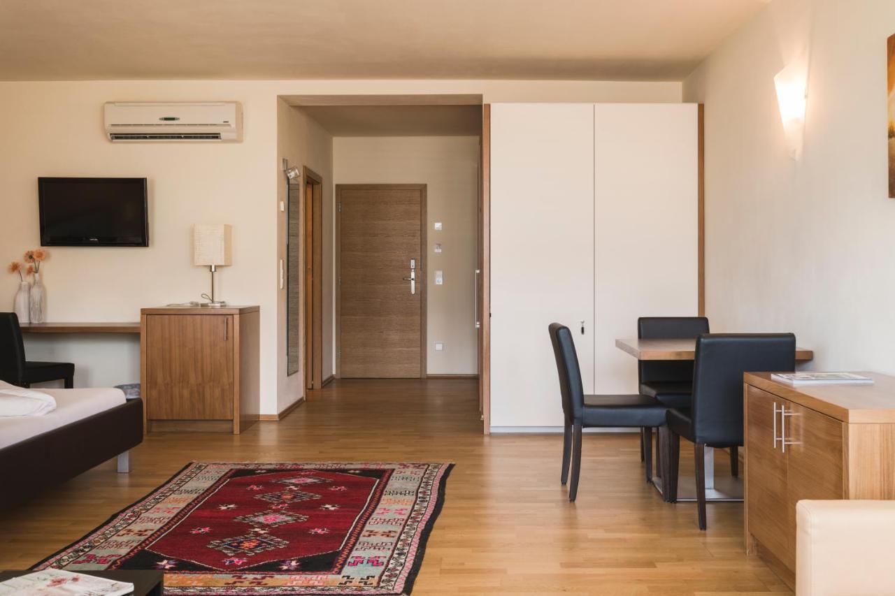 Hotel Residence Pernhof Termeno Exterior photo