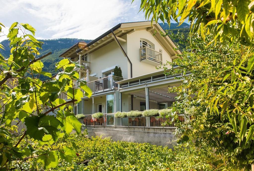 Hotel Residence Pernhof Termeno Exterior photo