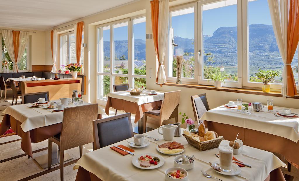 Hotel Residence Pernhof Termeno Exterior photo