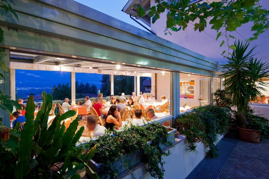 Hotel Residence Pernhof Termeno Exterior photo